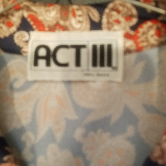 Act lll paisley top cuff long sleeve - Picture 5 of 6